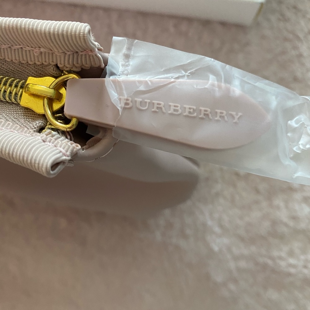Small plaid Burberry clutch / makeup bag - Picture 2 of 5